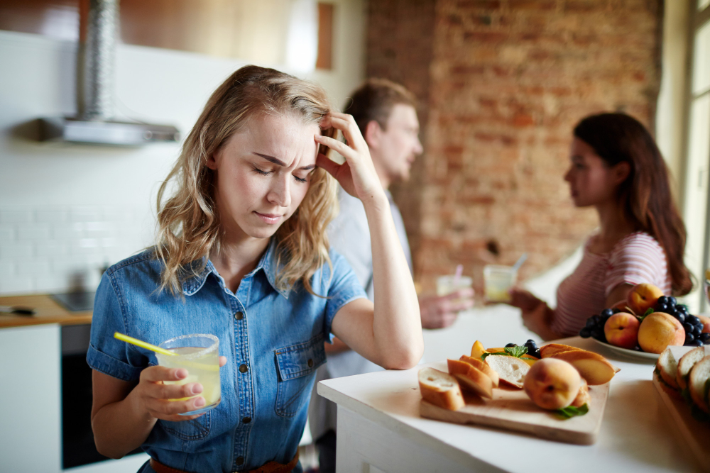 No es fuerza de voluntad: cómo el control mental alrededor de la comida mantiene el problema (y por qué prohibirte pensar en ello no funciona) No es fuerza de voluntad: cómo el control mental alrededor de la comida mantiene el problema (y por qué prohibirte pensar en ello no funciona)